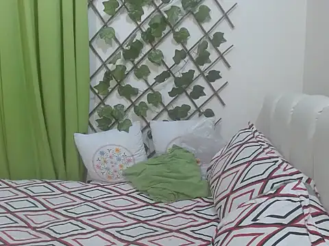 Snapshot of Lovelywife786 chatting on 14, 12, 2024 Lovelywife786 online show from 14, 12, 2024