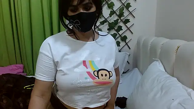 Snapshot of Lovelywife786 chatting on 3, 1, 2025 Lovelywife786 online show from 3, 1, 2025