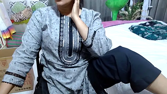 Snapshot of Lovelywife786 chatting on 19, 2, 2025 Lovelywife786 online show from 19, 2, 2025