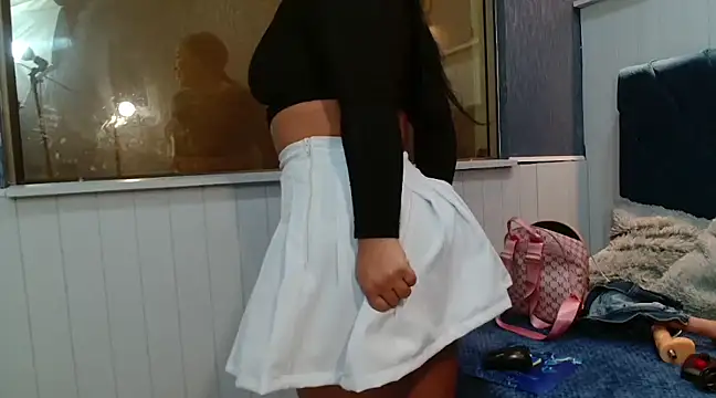 Snapshot of EmilyQueen3x chatting on 23, 2, 2025 EmilyQueen3x online show from 23, 2, 2025