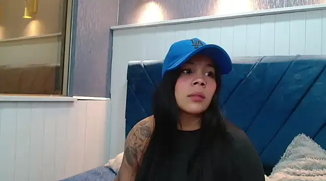 Snapshot of EmilyQueen3x chatting on 25, 2, 2025 EmilyQueen3x online show from 25, 2, 2025