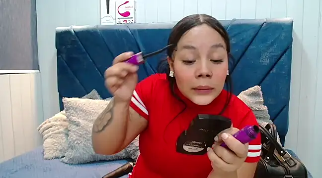 Snapshot of EmilyQueen3x chatting on 28, 2, 2025 EmilyQueen3x online show from 28, 2, 2025