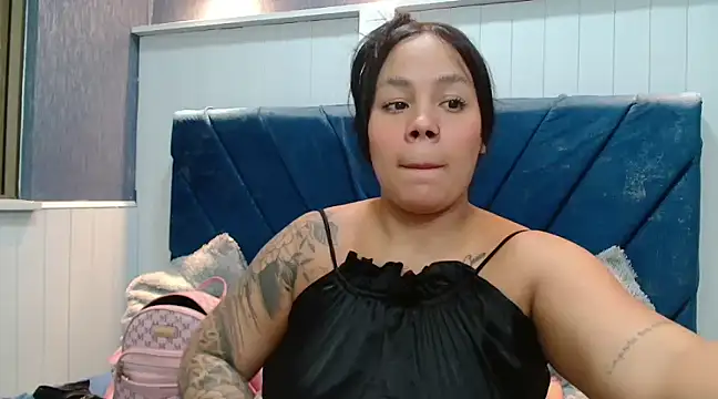 Snapshot of EmilyQueen3x chatting on 22, 3, 2025 EmilyQueen3x online show from 22, 3, 2025