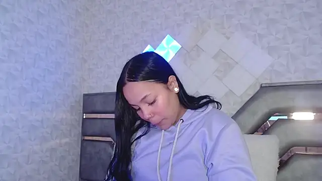 Snapshot of EmilyQueen3x chatting on 15, 9, 2025 EmilyQueen3x online show from 15, 9, 2025