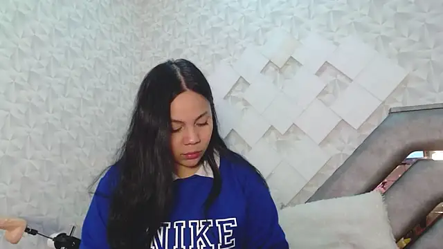 Snapshot of EmilyQueen3x chatting on 18, 9, 2025 EmilyQueen3x online show from 18, 9, 2025