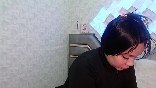 Snapshot of EmilyQueen3x chatting on 15, 10, 2025 EmilyQueen3x online show from 15, 10, 2025