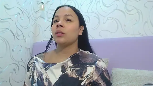 Snapshot of EmilyQueen3x chatting on 15, 11, 2025 EmilyQueen3x online show from 15, 11, 2025