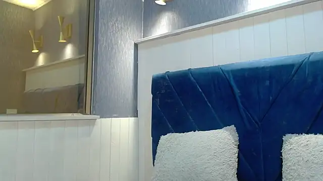 Snapshot of EmilyQueen3x chatting on 21, 11, 2025 EmilyQueen3x online show from 21, 11, 2025