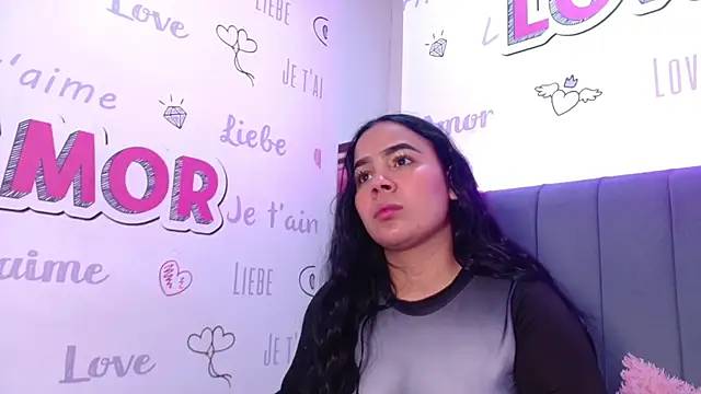 Snapshot of EmilyQueen3x chatting on 22, 11, 2025 EmilyQueen3x online show from 22, 11, 2025