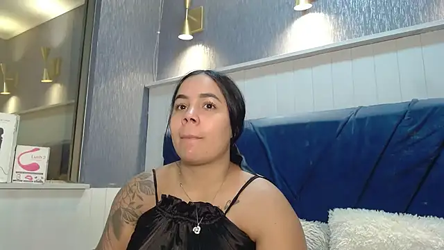 Snapshot of EmilyQueen3x chatting on 16, 1, 2026 EmilyQueen3x online show from 16, 1, 2026