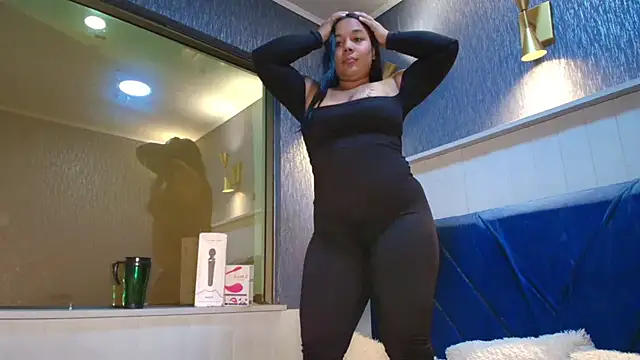 Snapshot of EmilyQueen3x chatting on 19, 2, 2026 EmilyQueen3x online show from 19, 2, 2026