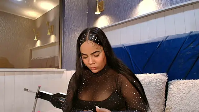 Snapshot of EmilyQueen3x chatting on 27, 2, 2026 EmilyQueen3x online show from 27, 2, 2026