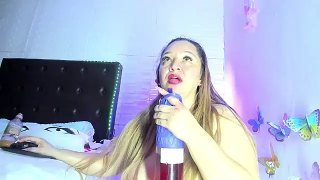 Snapshot of AndreaLombana chatting on 21, 3, 2025 AndreaLombana online show from 21, 3, 2025