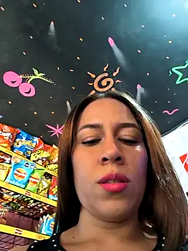 Snapshot of Nanybaker95 chatting on 13, 12, 2025 Nanybaker95 online show from 13, 12, 2025