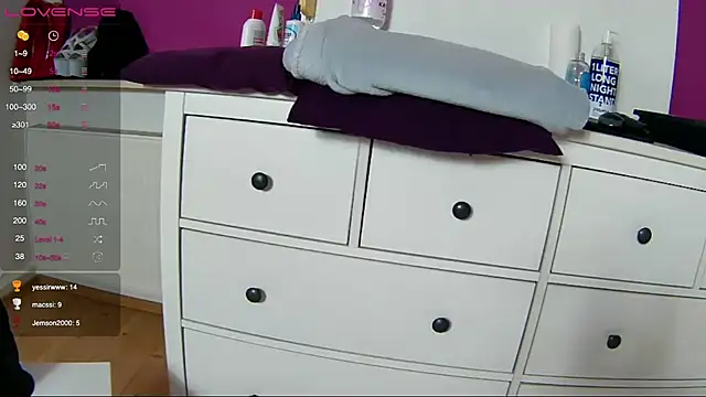 Snapshot of Latina_daily chatting on 10, 1, 2025 Latina daily online show from 10, 1, 2025