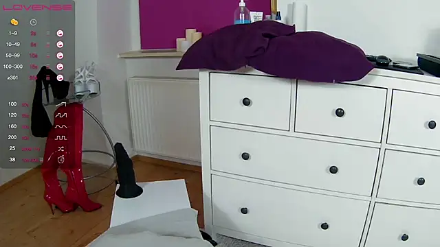 Snapshot of Latina_daily chatting on 18, 9, 2025 Latina daily online show from 18, 9, 2025