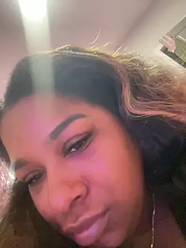 BigFineSelena online show from 5, 3, 2026