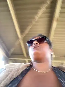 BigFineSelena online show from 15, 4, 2026