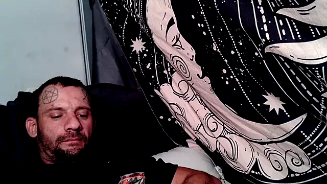 Snapshot of goodick4u28 chatting on 15, 12, 2025 goodick4u28 online show from 15, 12, 2025