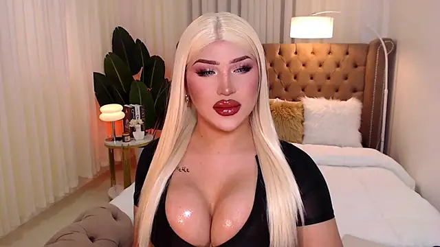 Snapshot of Your_Majesty_Tyra chatting on 4, 1, 2025 Your Majesty Tyra online show from 4, 1, 2025