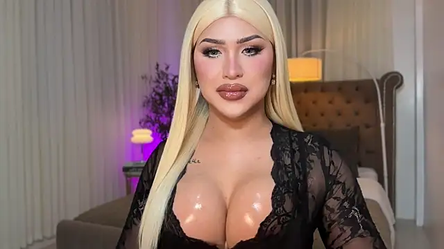 Snapshot of Your_Majesty_Tyra chatting on 25, 10, 2025 Your Majesty Tyra online show from 25, 10, 2025