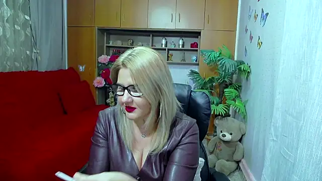 LucilleFenlys online show from 21, 12, 2024