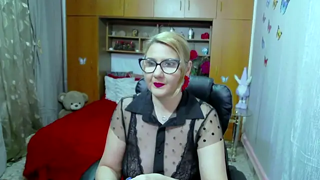 LucilleFenlys online show from 17, 1, 2025