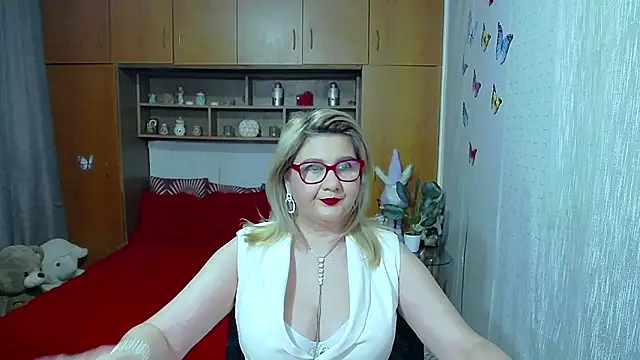 Snapshot of LucilleFenlys chatting on 23, 4, 2026 LucilleFenlys online show from 23, 4, 2026
