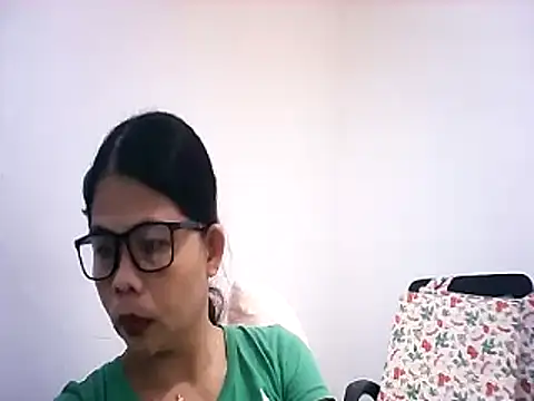 Snapshot of pinay_milfxx chatting on 8, 11, 2025 pinay milfxx online show from 8, 11, 2025