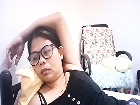 Snapshot of pinay_milfxx chatting on 7, 5, 2026 pinay milfxx online show from 7, 5, 2026
