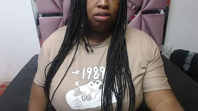 Snapshot of morenahott1 chatting on 1, 11, 2025 morenahott1 online show from 1, 11, 2025