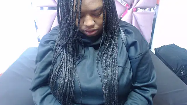 Snapshot of morenahott1 chatting on 17, 11, 2025 morenahott1 online show from 17, 11, 2025