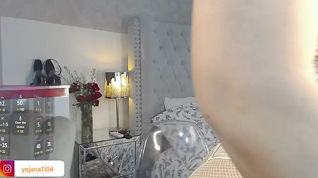 Snapshot of emma_zoe19 chatting on 18, 12, 2024 emma zoe19 online show from 18, 12, 2024
