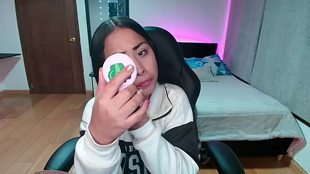 Snapshot of yesie_hot chatting on 31, 1, 2025 yesie hot online show from 31, 1, 2025