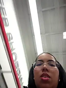 Snapshot of SheenaBrooke chatting on 30, 10, 2025 SheenaBrooke online show from 30, 10, 2025