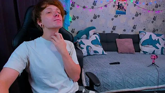 Snapshot of lakmsrrrmrrr chatting on 2, 12, 2024 lakmsrrrmrrr online show from 2, 12, 2024