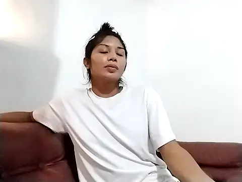 Snapshot of MaxxineMorenaTs chatting on 14, 12, 2025 MaxxineMorenaTs online show from 14, 12, 2025