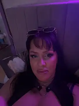 Lolaley2 online show from 4, 12, 2025