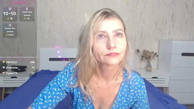 ZoeGrant online show from 10, 2, 2025