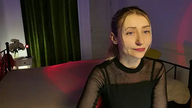 Snapshot of ZoeGrant chatting on 3, 5, 2026 ZoeGrant online show from 3, 5, 2026
