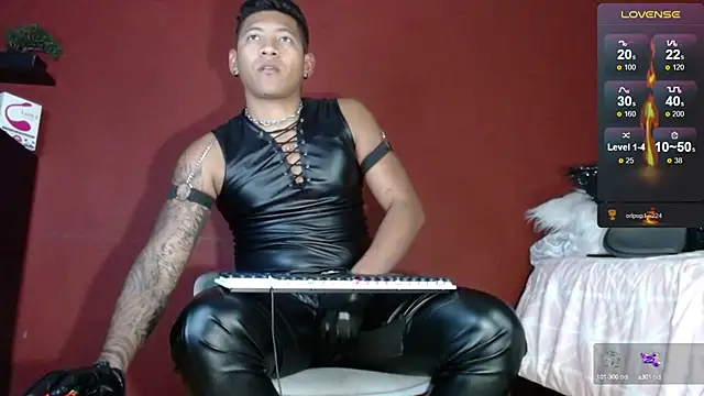 Snapshot of TomLover_12 chatting on 16, 2, 2025 TomLover 12 online show from 16, 2, 2025