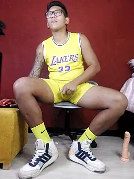 Snapshot of TomLover_12 chatting on 19, 2, 2025 TomLover 12 online show from 19, 2, 2025