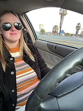 Snapshot of ClumsyLink chatting on 24, 12, 2024 ClumsyLink online show from 24, 12, 2024