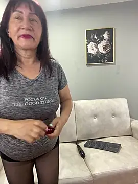 Snapshot of Savvanahh chatting on 6, 11, 2025 Savvanahh online show from 6, 11, 2025