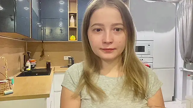 Snapshot of CharmingSarah chatting on 16, 9, 2025 CharmingSarah online show from 16, 9, 2025