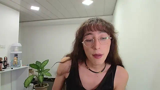 NicoleCortez online show from 1, 2, 2025