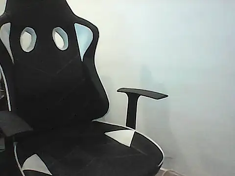 Snapshot of Kalel17073 chatting on 18, 6, 2026 Kalel17073 online show from 18, 6, 2026