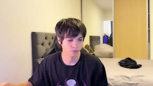 Snapshot of SasukeUhchiaa chatting on 19, 3, 2025 SasukeUhchiaa online show from 19, 3, 2025