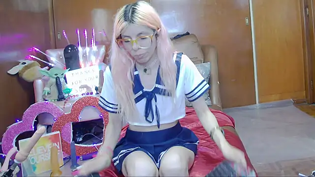 Skinygirl online show from 13, 3, 2025