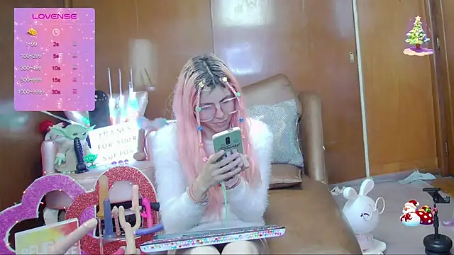 Skinygirl online show from 21, 10, 2025